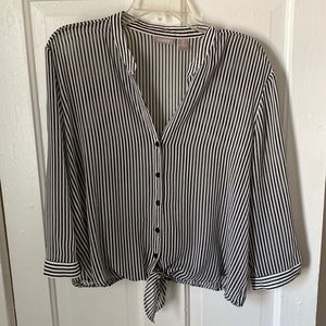 Chico’s B&W Vertical Striped Front Tie Blouse size xl (chico’s size 2)